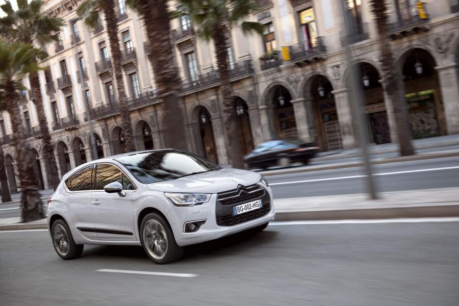  Citroen DS4 2010 года  (фото 12 из 143)